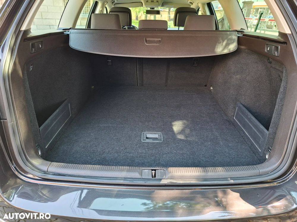 Volkswagen Passat 2.0 TDI Blue TDI Comfortline - 13