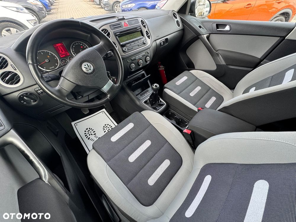 Volkswagen Tiguan 2.0 TDI DPF 4Motion BlueMotion Technology Track & Field - 19