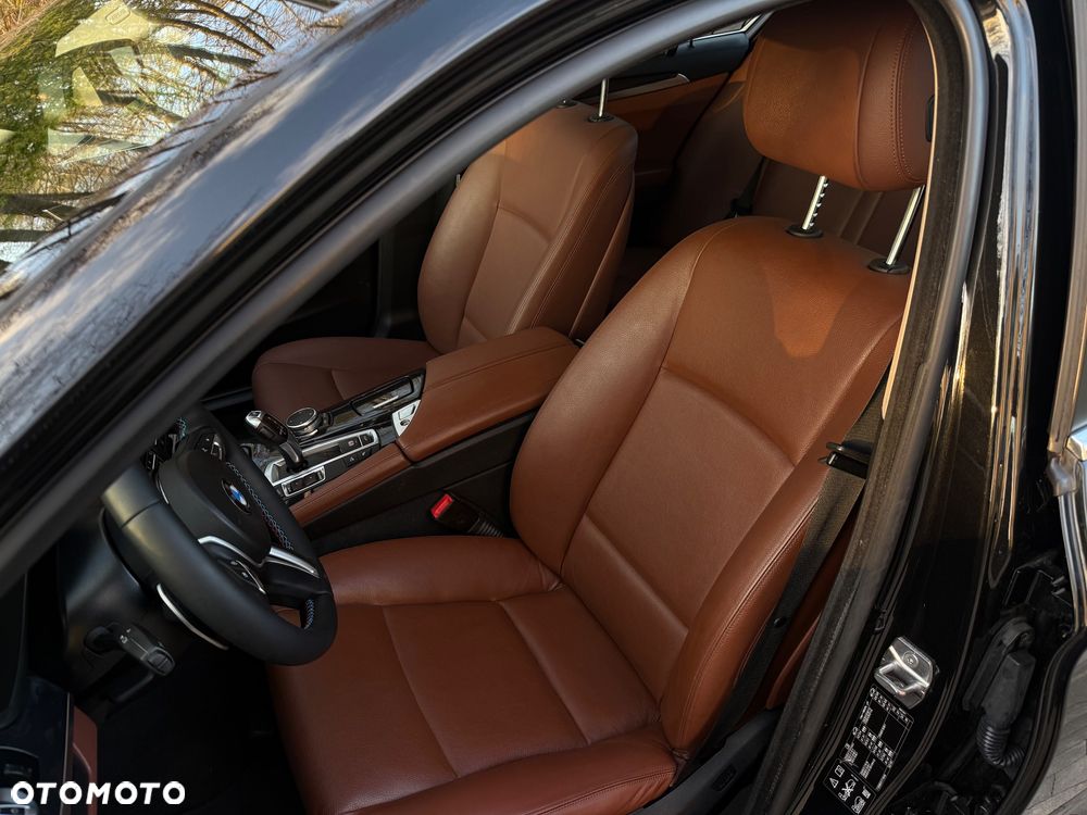 BMW Seria 5 535i xDrive Sport-Aut - 19