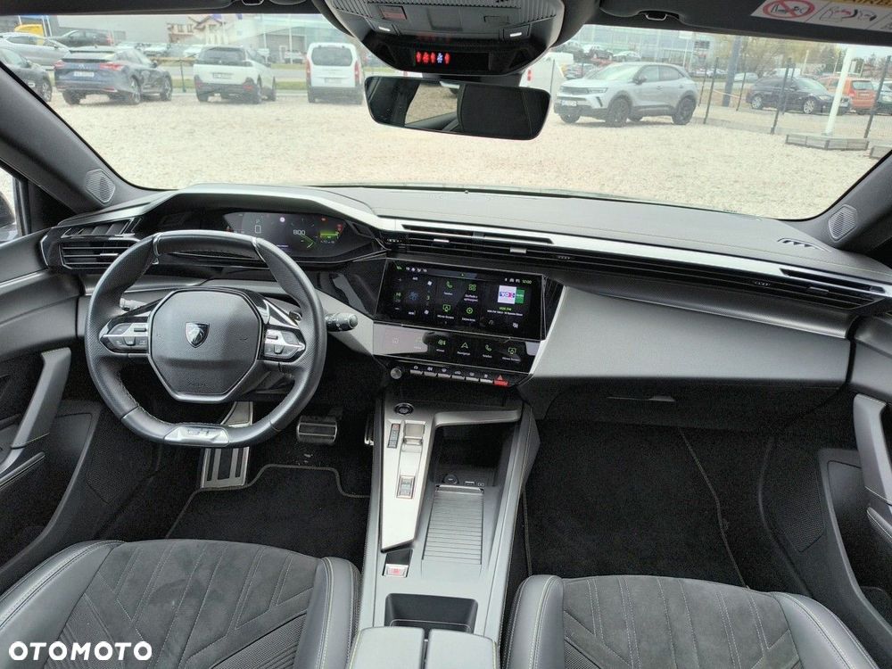 Peugeot 308 - 8