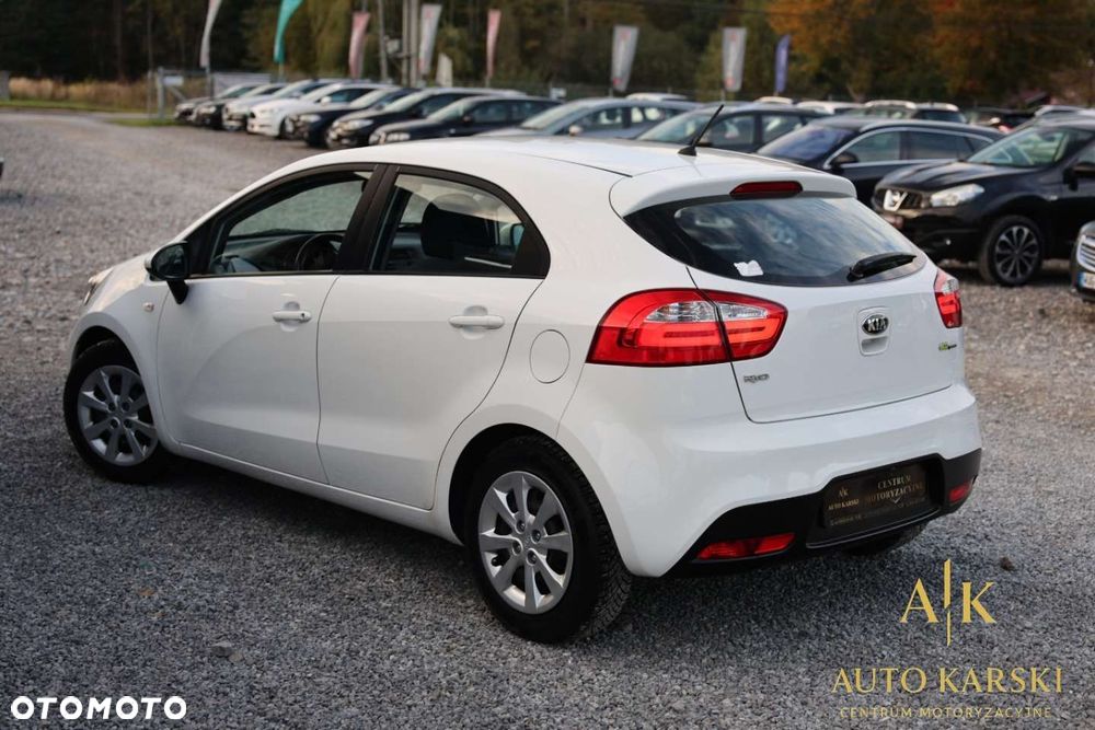 Kia Rio - 4