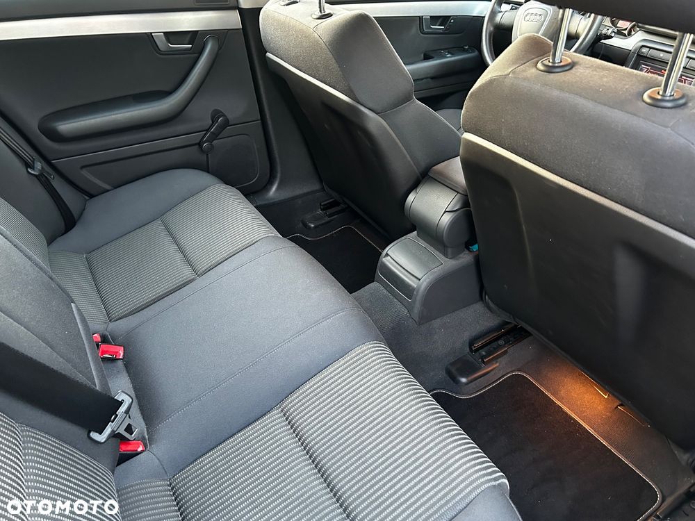 Audi A4 Avant 2.0 TDI DPF - 9