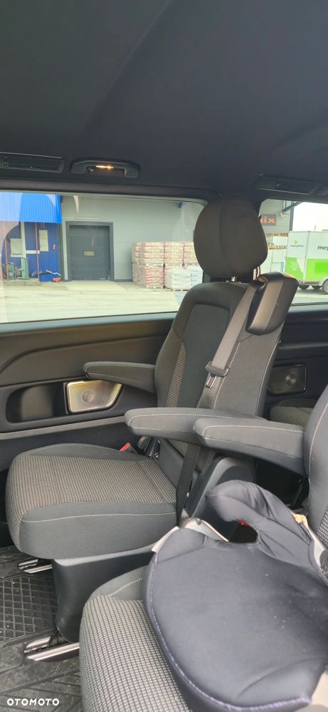 Mercedes-Benz Klasa V 300 d extralang 4Matic 9G-TRONIC Style - 12