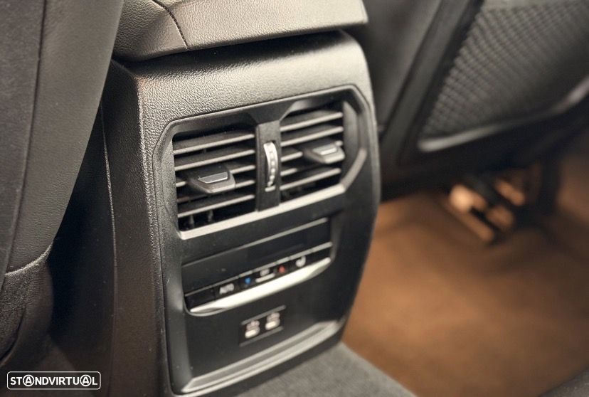 BMW 320 e Touring Auto - 21