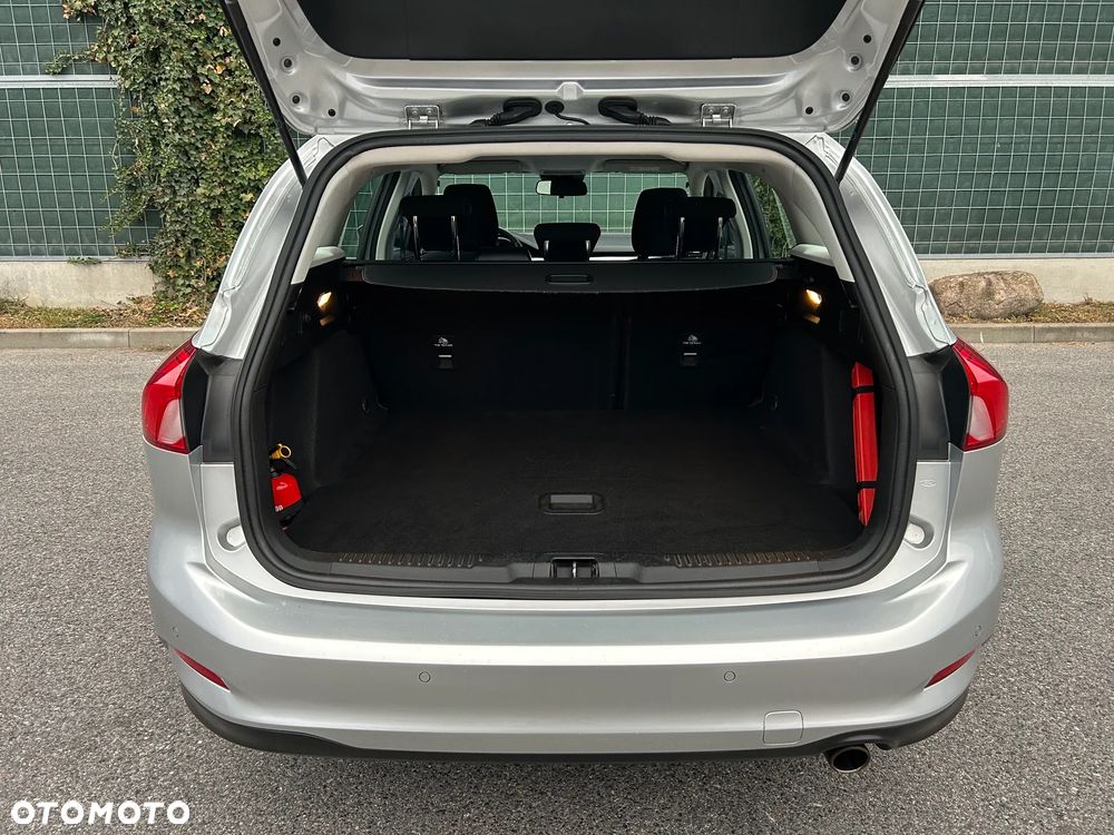 Ford Focus 1.0 EcoBoost Trend Edition - 16