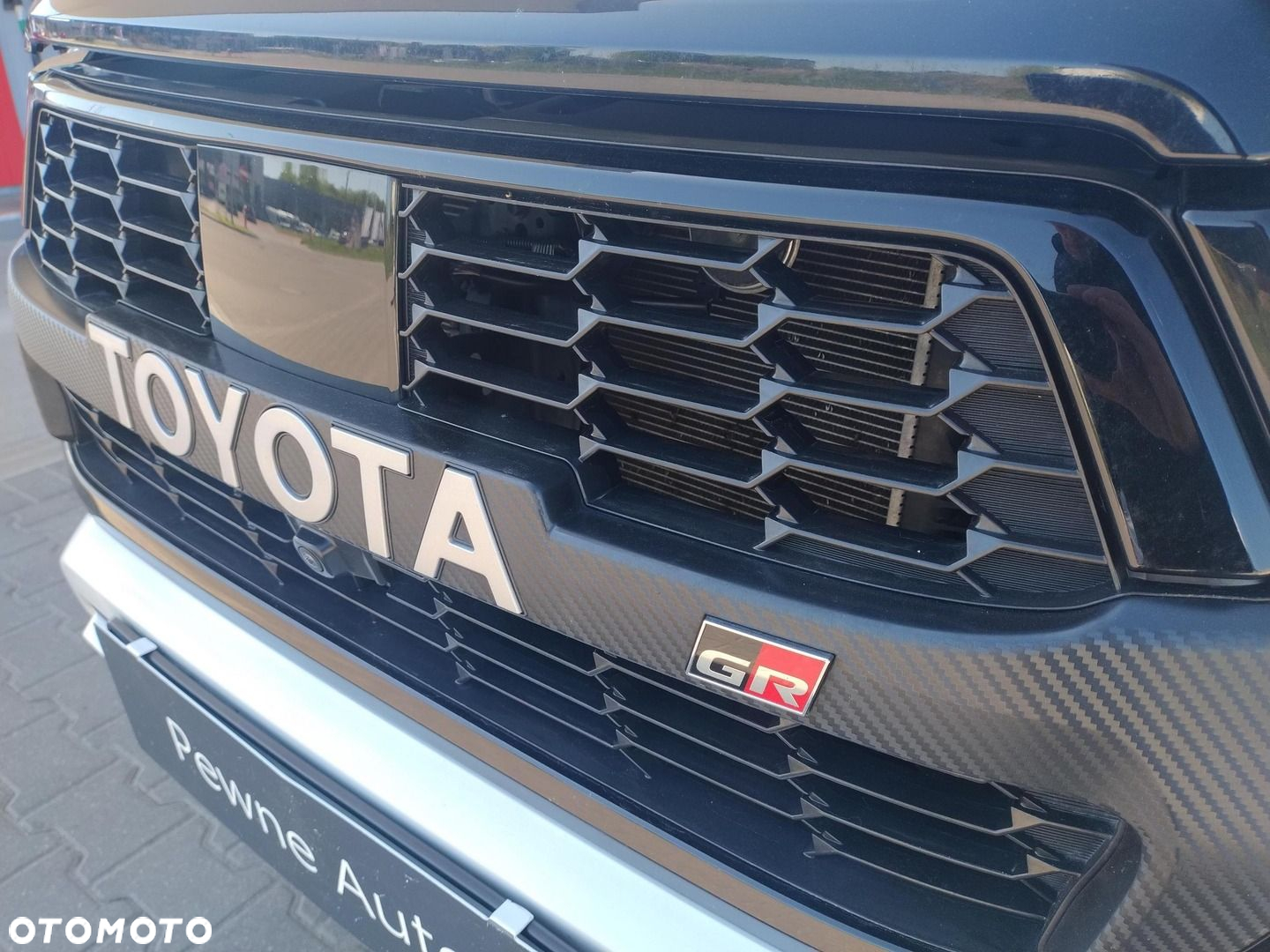 Toyota Hilux 2.8 D-4D Double Cab GR Sport 4x4 - 24