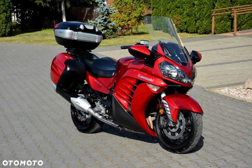 Kawasaki GTR - 12