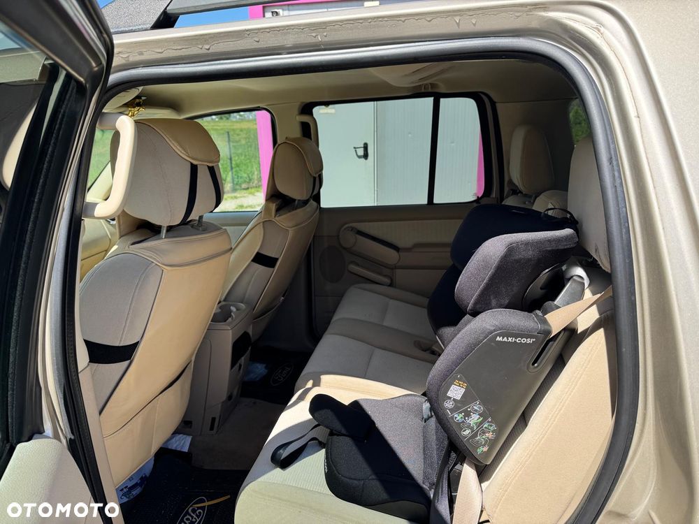 Ford Explorer - 7