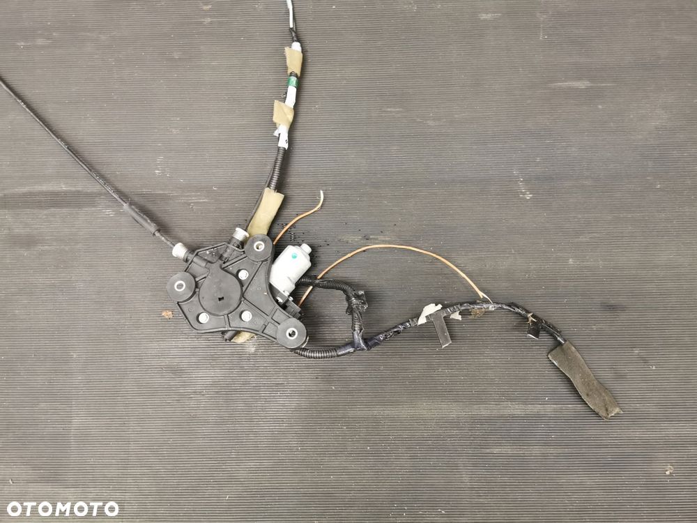 navara d23 alaskan mercedes klasa x w470 szyba tylna karoseryjna uchylna - 13