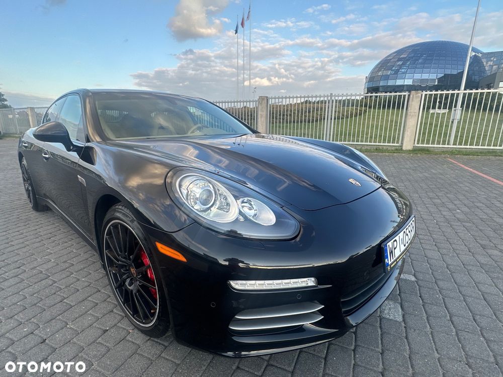 Porsche Panamera PDK Platinum Edition - 1