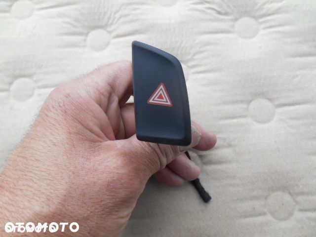 PRZEŁĄCZNIK ŚWIATEŁ AWARYJNYCH AUDI Q5 8R1941509 - 4