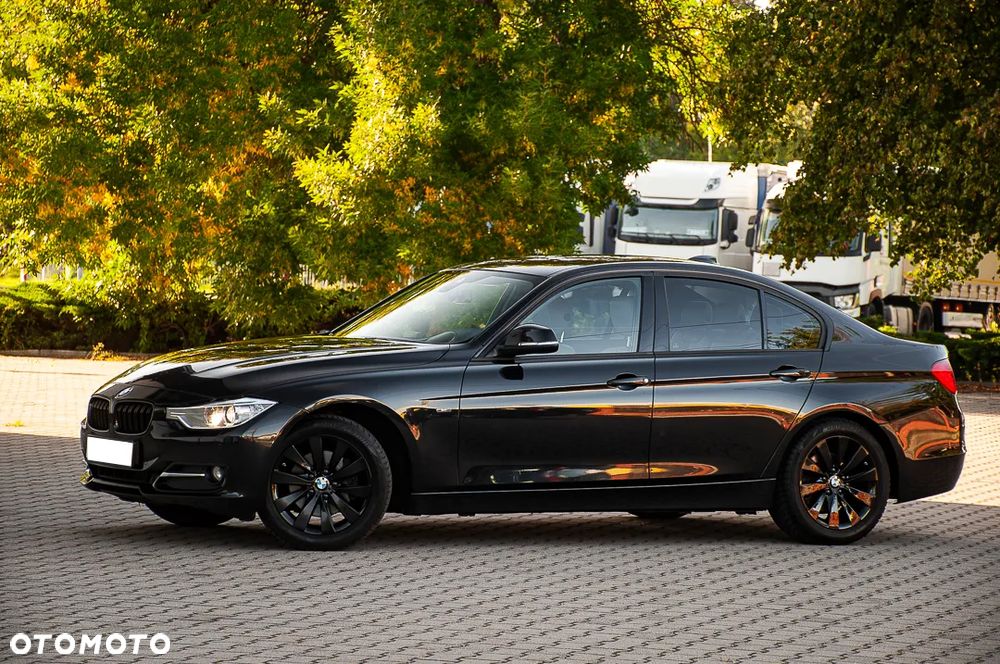 BMW Seria 3 320d M Sport Edition - 9