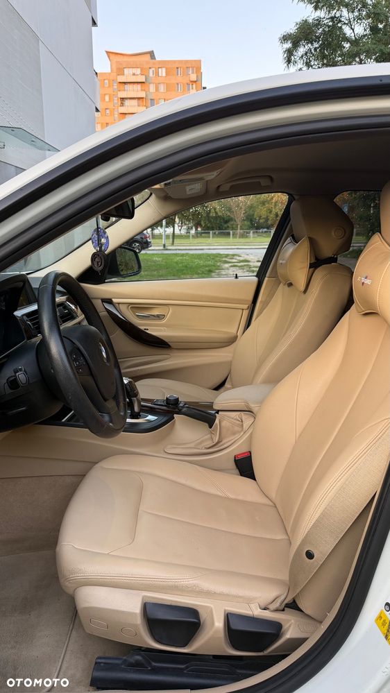 BMW Seria 3 320i - 7