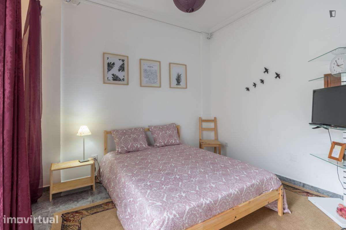 Casa com 1 quartos - localizado em Paranhos Porto - Grande imagem: 4/16