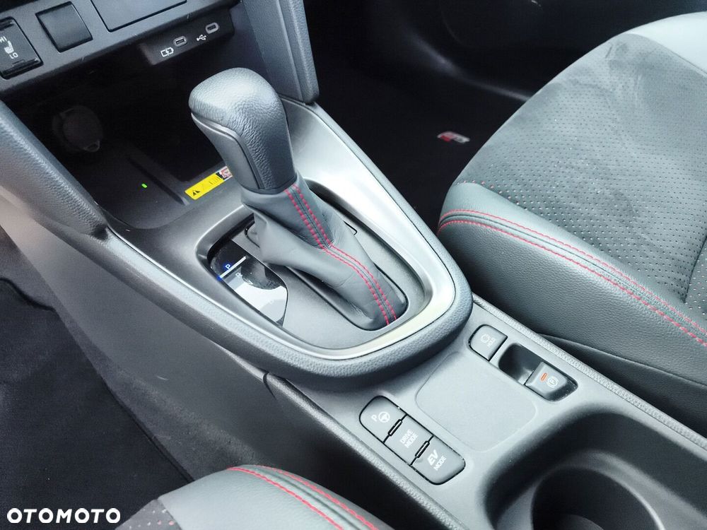 Toyota Yaris Cross Hybrid 1.5 GR Sport - 24