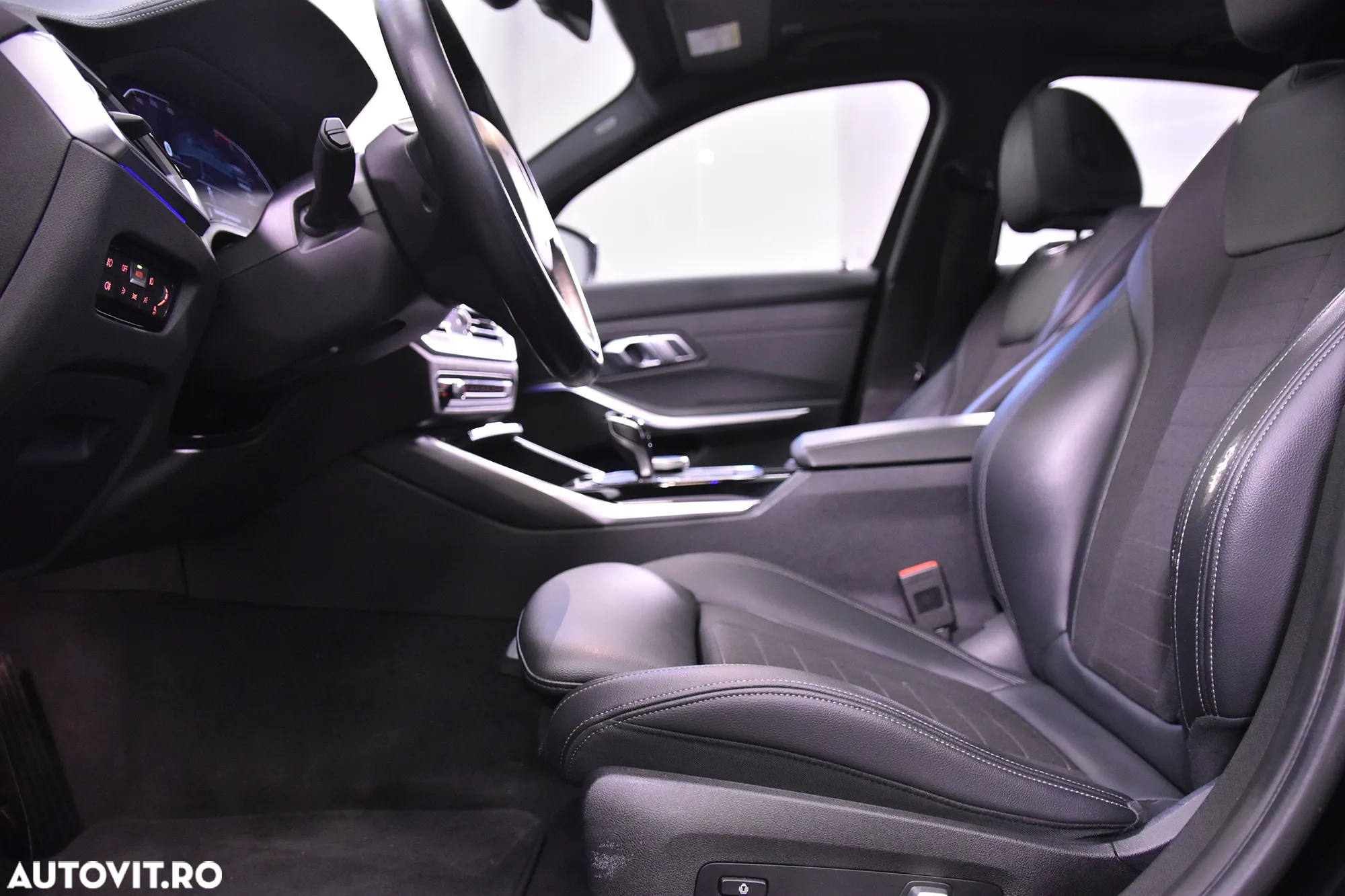 BMW Seria 3 320i AT - 24