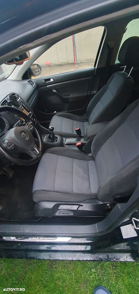 Volkswagen Golf 1.6 TDI DPF Highline - 6