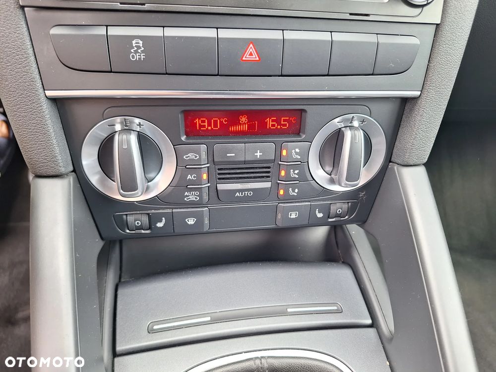 Audi A3 Sportback 1.6 Ambiente - 36