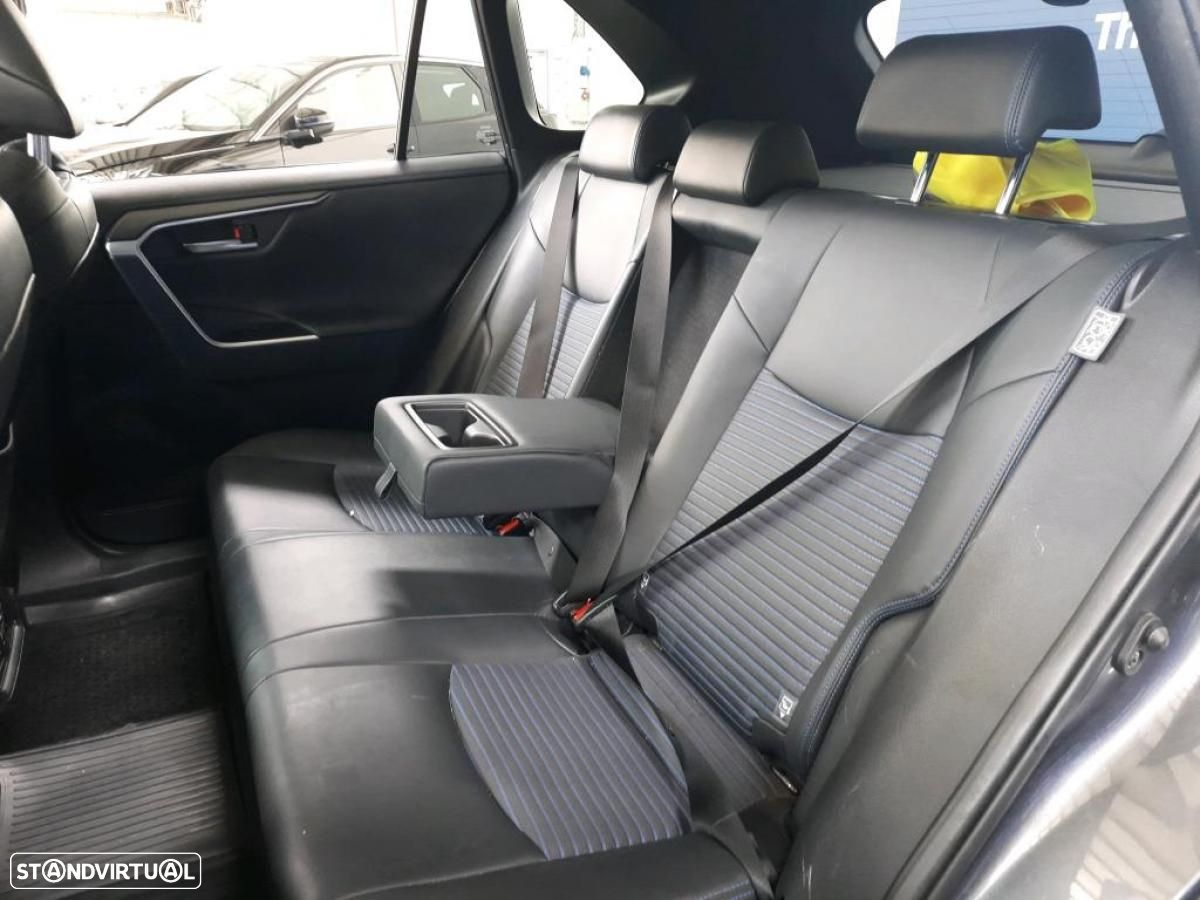 Toyota RAV4 2.5 HDF Lounge - 11