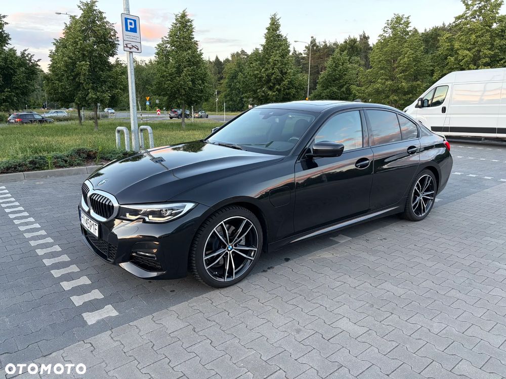 BMW Seria 3 330e M Sport - 4