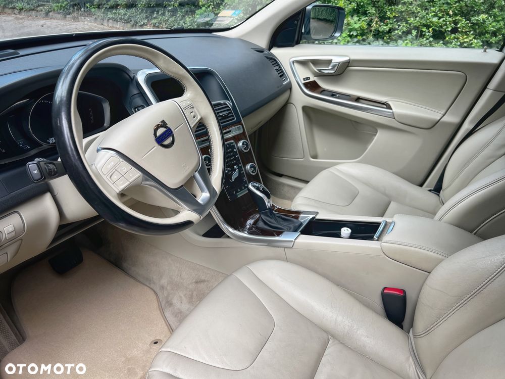 Volvo XC 60 D5 AWD Summum - 8