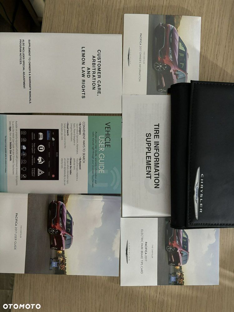 Chrysler Pacifica - 27