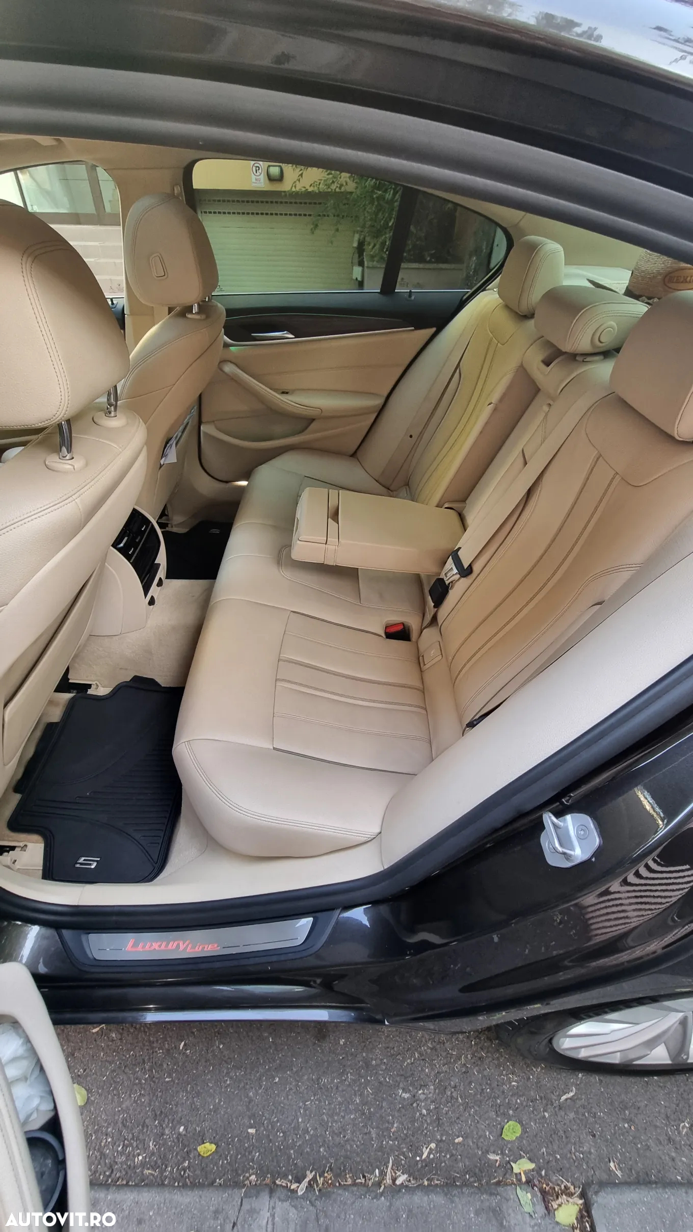 BMW Seria 5 520d Aut. Luxury Line - 7