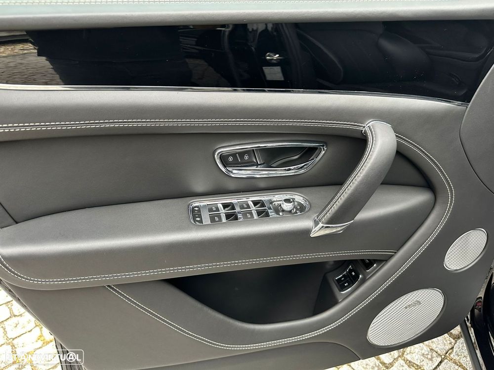 Bentley Bentayga V8 - 35