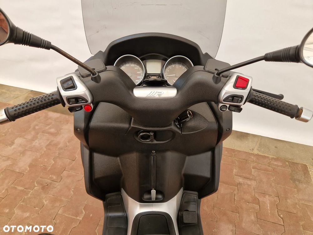 Piaggio MP-3 - 36