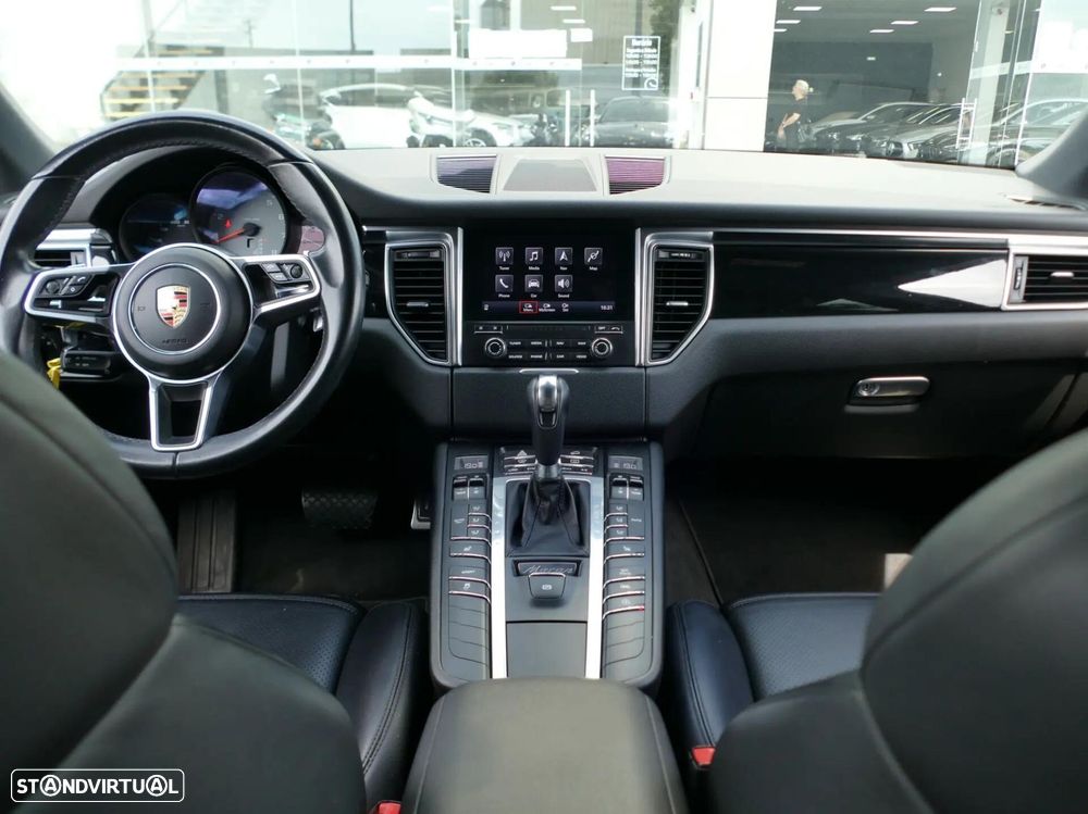 Porsche Macan S - 43
