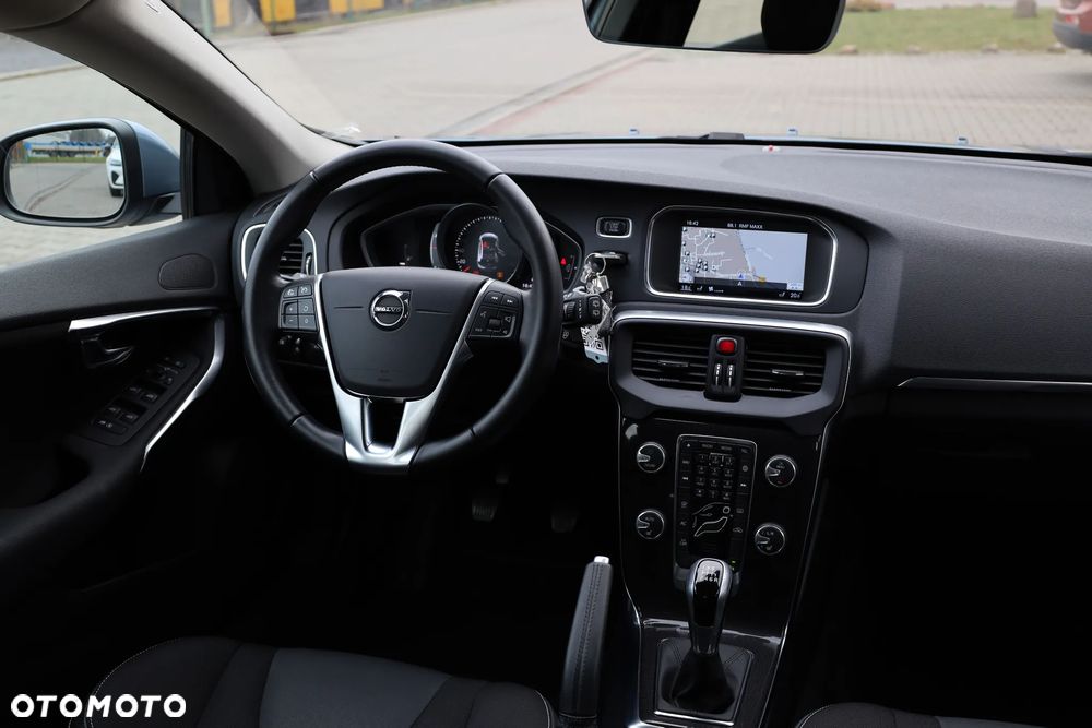 Volvo V40 T2 Momentum - 8