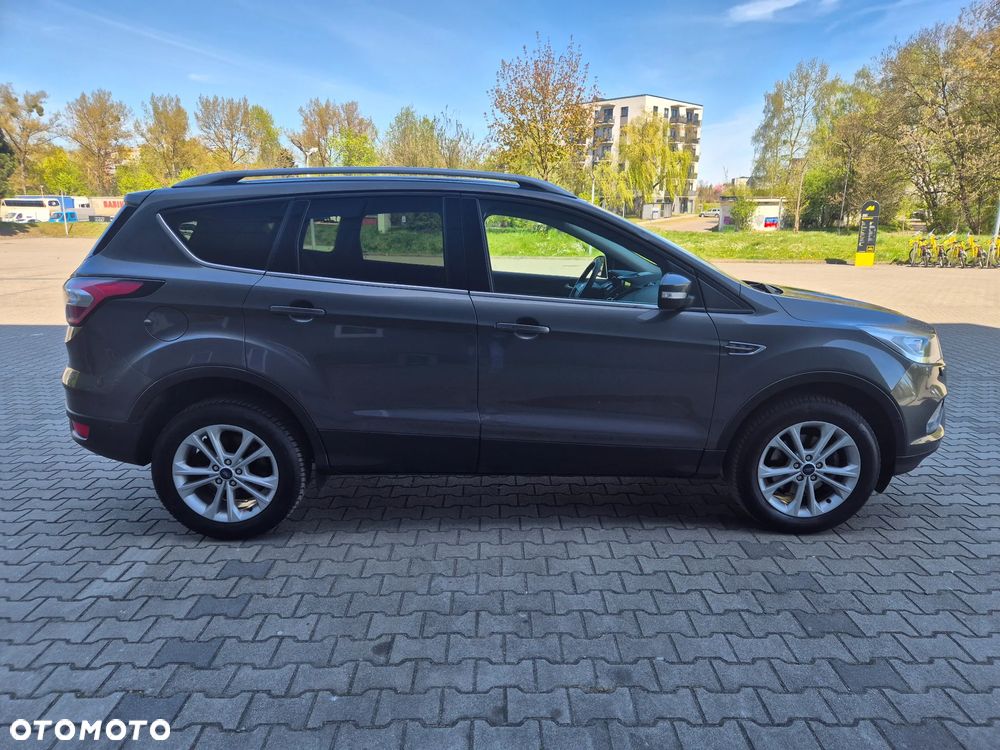 Ford Kuga 1.5 EcoBoost 2x4 Titanium - 4