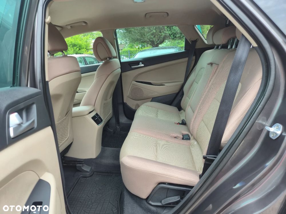 Hyundai Tucson 1.6 GDI BlueDrive Design 2WD - 19
