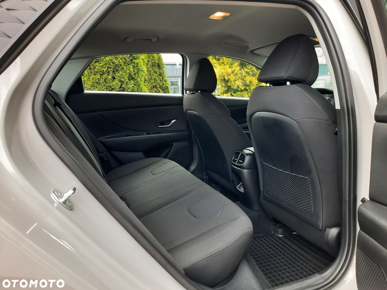 Hyundai Elantra - 13