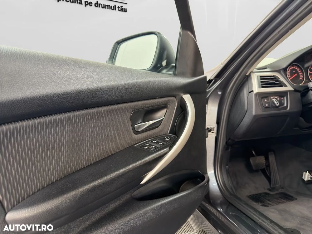 BMW Seria 3 320d Efficient Dynamic Edition Aut. Advantage - 9