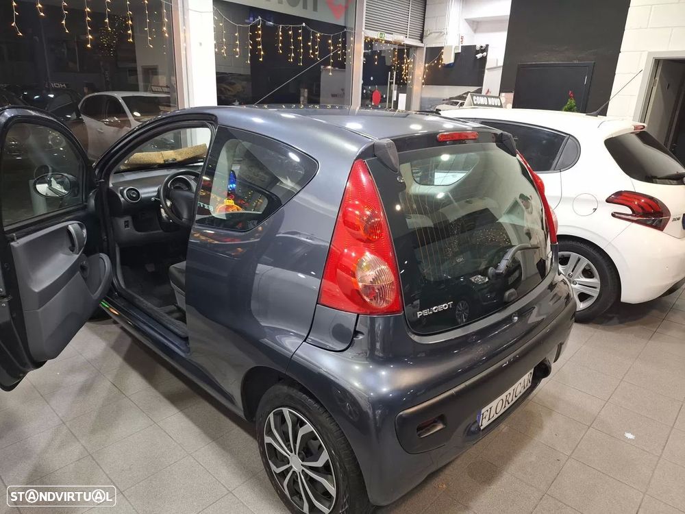 Peugeot 107 1.0 Trendy - 9