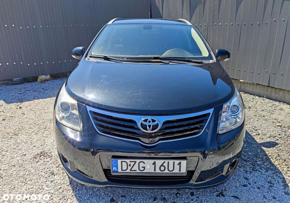 Toyota Avensis - 8
