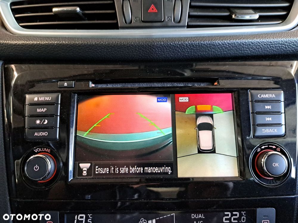 Nissan Qashqai 1.3 DIG-T N-Connecta DCT - 28