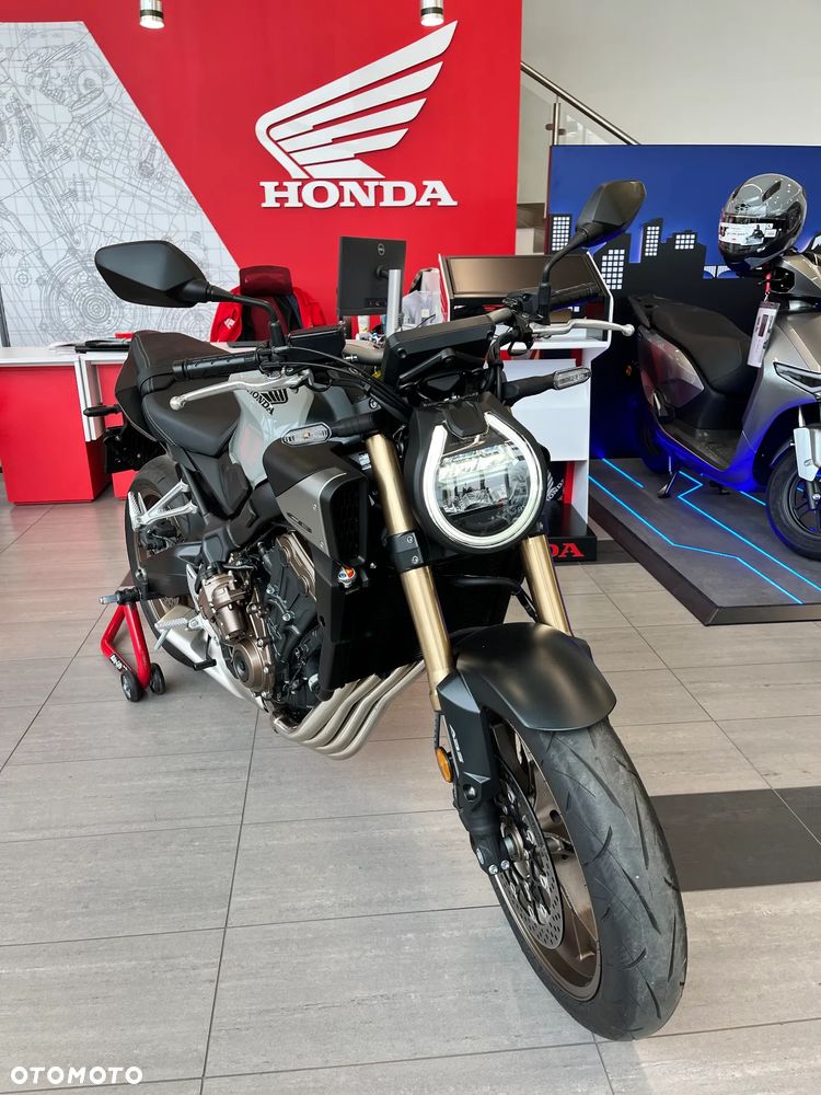 Honda CB - 8