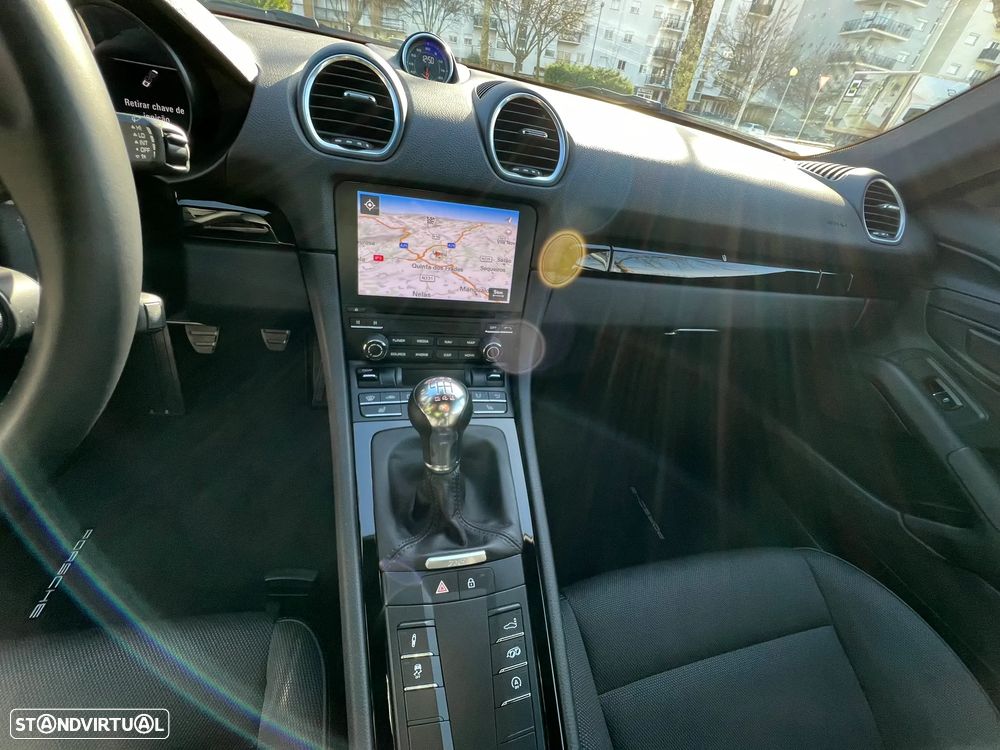 Porsche 718 Cayman T - 9