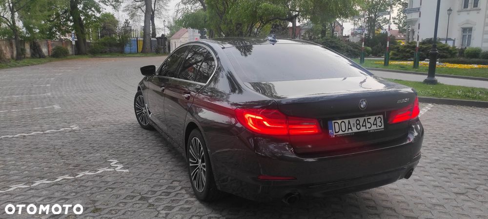 BMW Seria 5 530i Sport Line sport - 10
