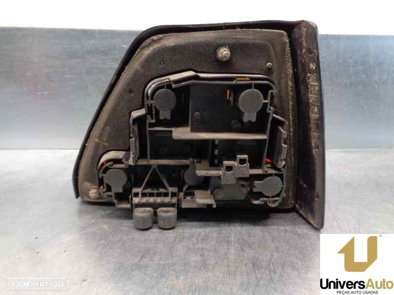 FAROLIM TRASEIRO ESQUERDO VOLKSWAGEN GOLF II 1991 -191945112B - 2