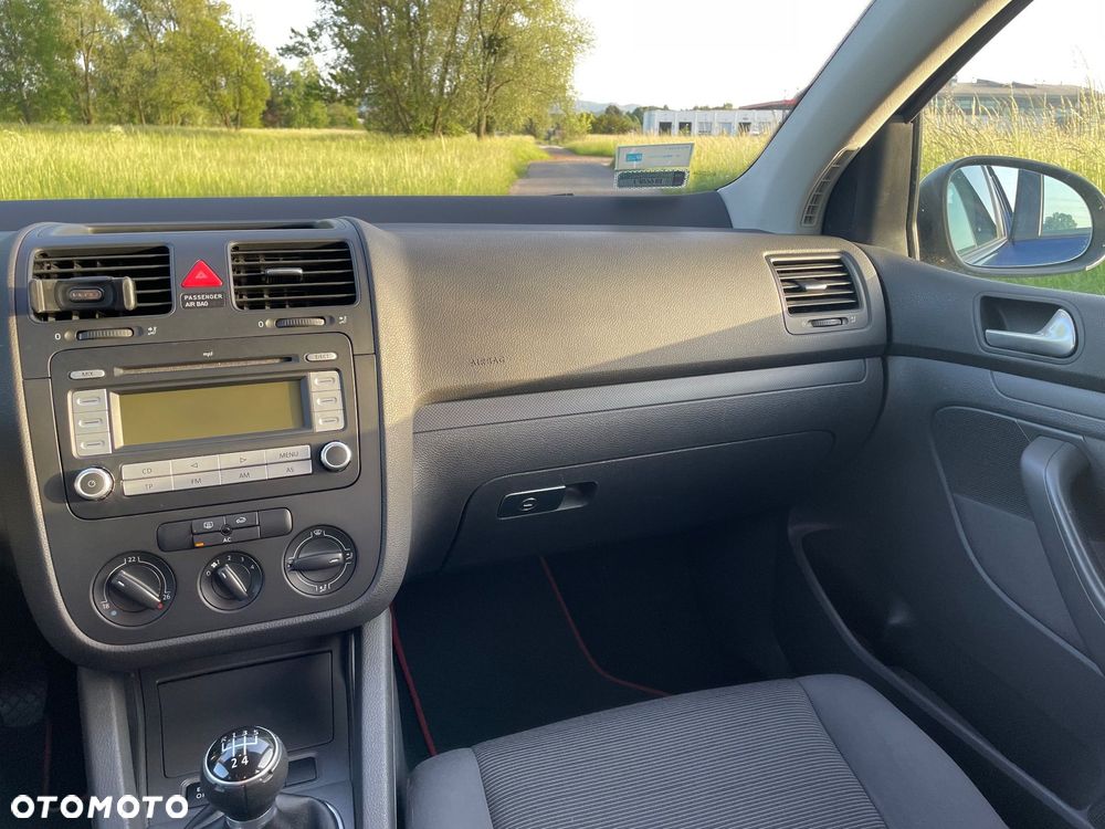 Volkswagen Golf - 29