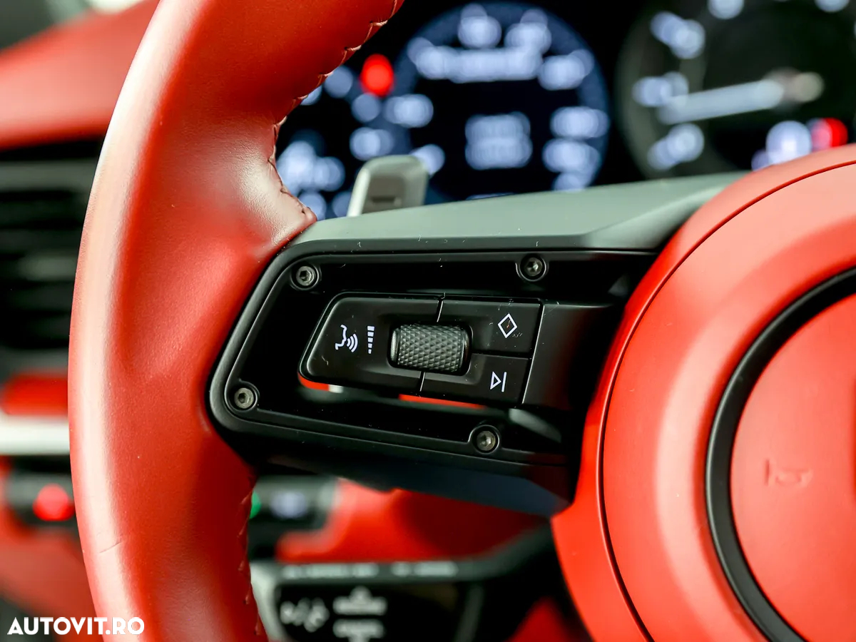 Porsche 911 Carrera 4S - 21