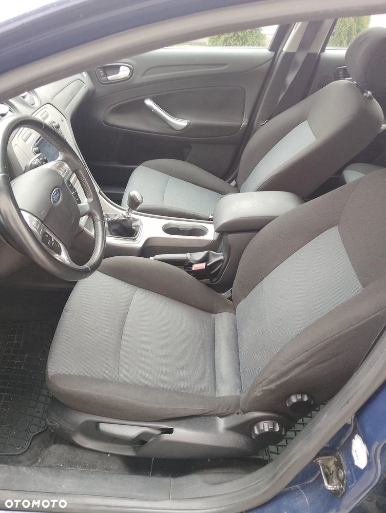 Ford Mondeo 2.0 TDCi Ghia - 11