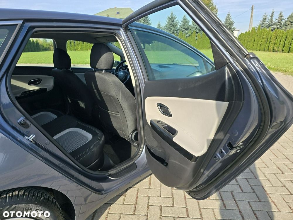 Kia Ceed - 26