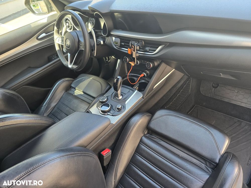 Alfa Romeo Stelvio - 11