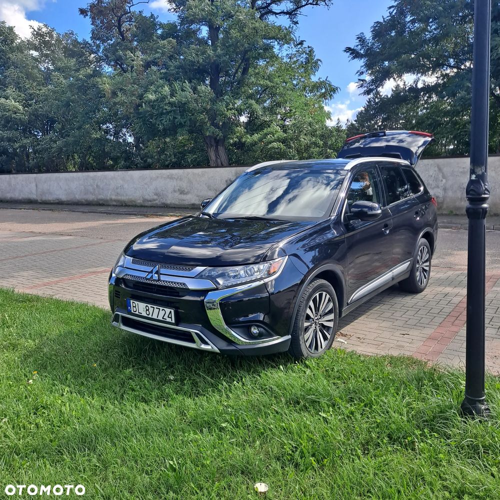 Mitsubishi Outlander - 10