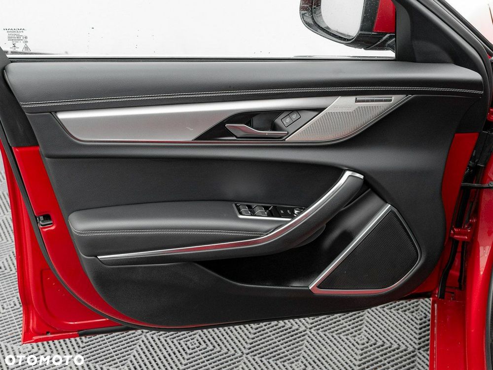 Jaguar XF 2.0 P250 R-Dynamic SE - 13