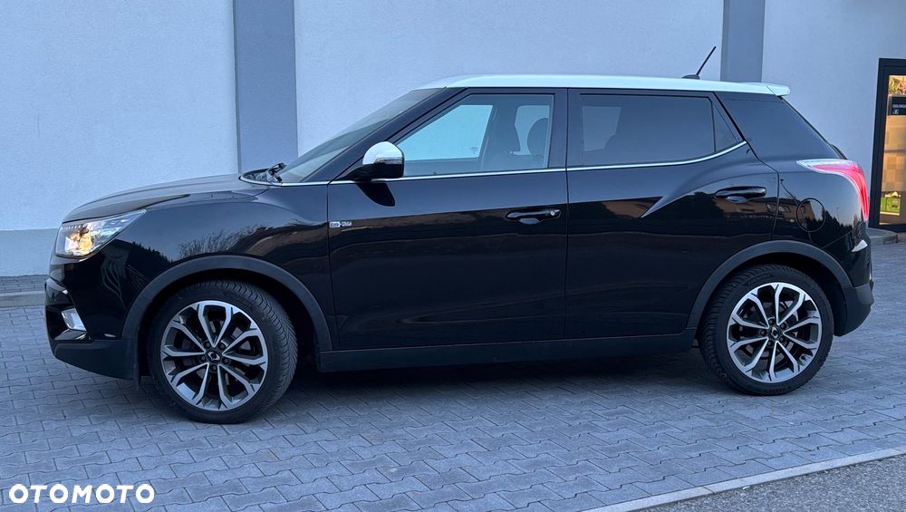 SsangYong/KGM Tivoli e-XGi 160 2WD Black+White - 3
